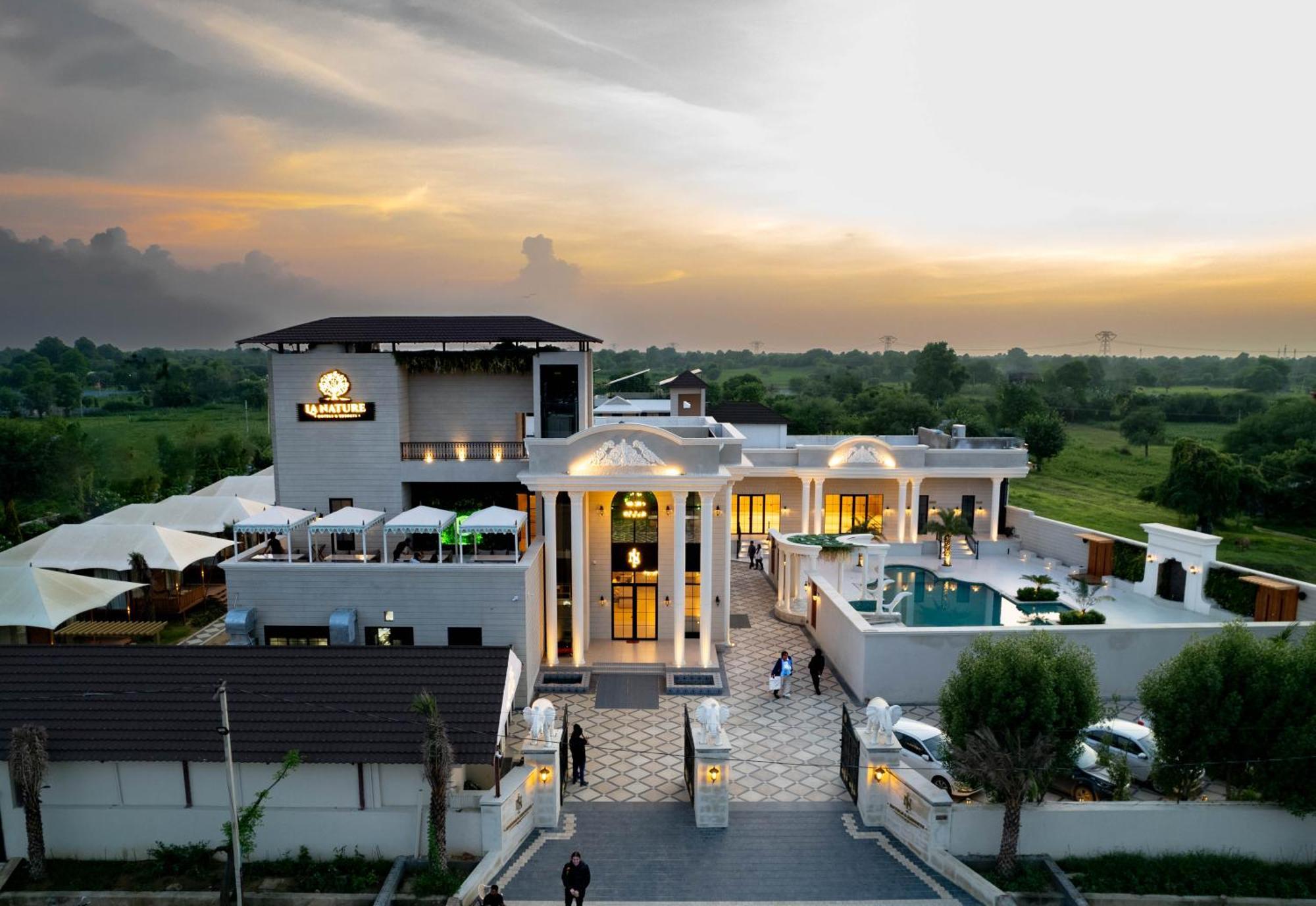 La Nature Hotels & Resorts Sikar ภายนอก รูปภาพ
