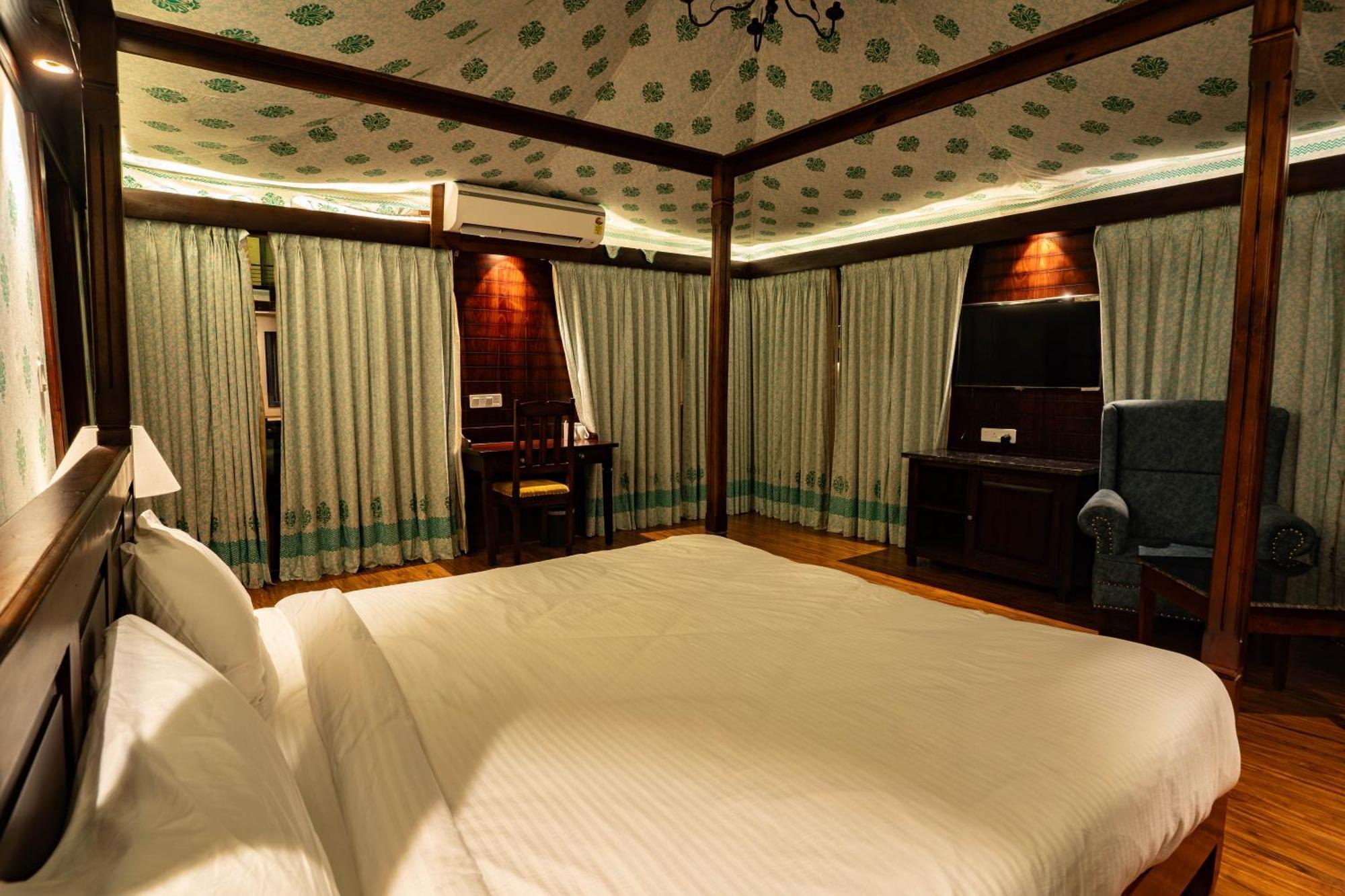 La Nature Hotels & Resorts Sikar ภายนอก รูปภาพ