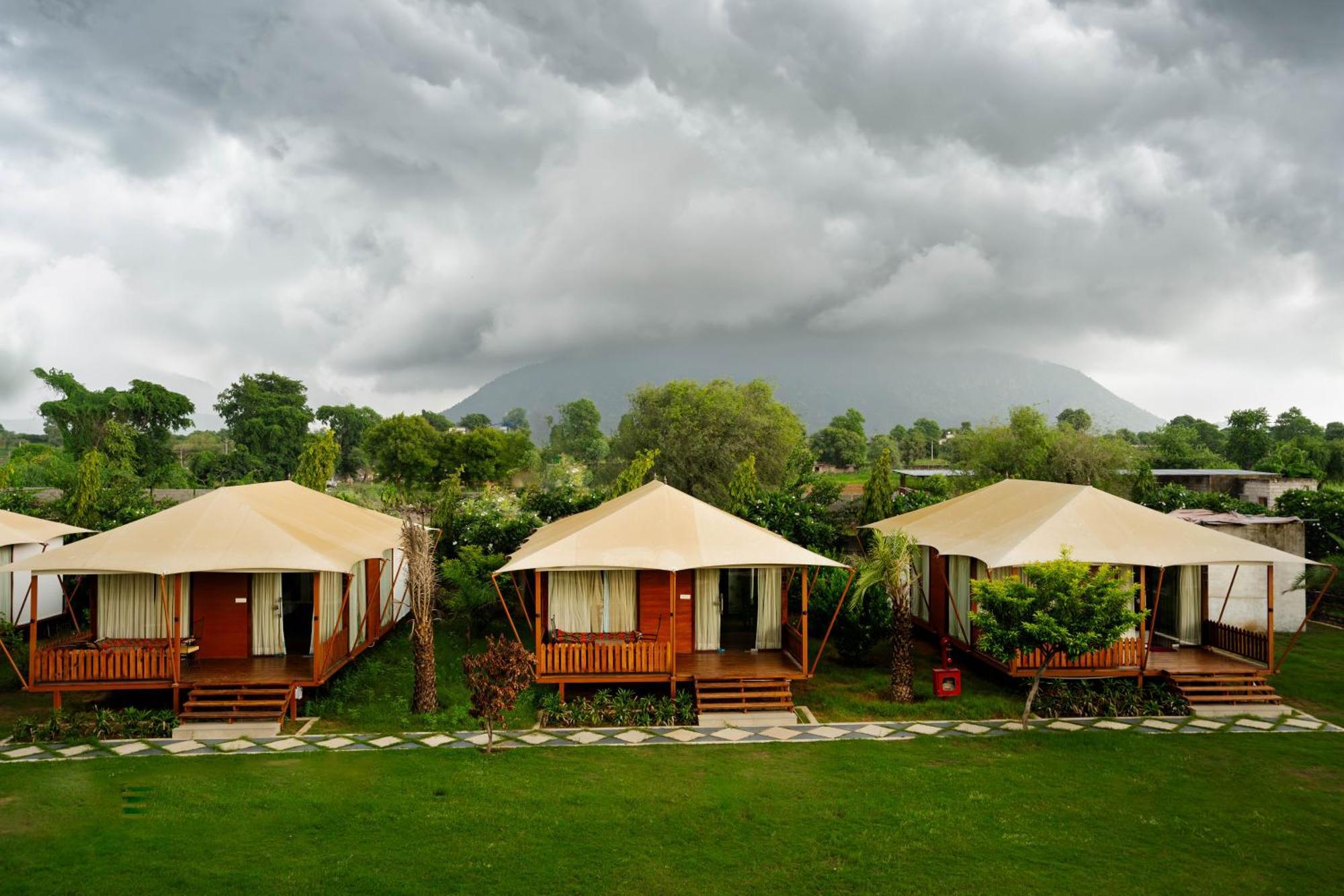 La Nature Hotels & Resorts Sikar ภายนอก รูปภาพ